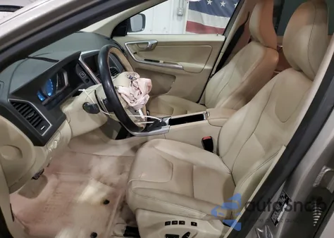 2015 Volvo Xc60 T6 Premier из США, поврежденный, VIN YV4902RK3F2745343